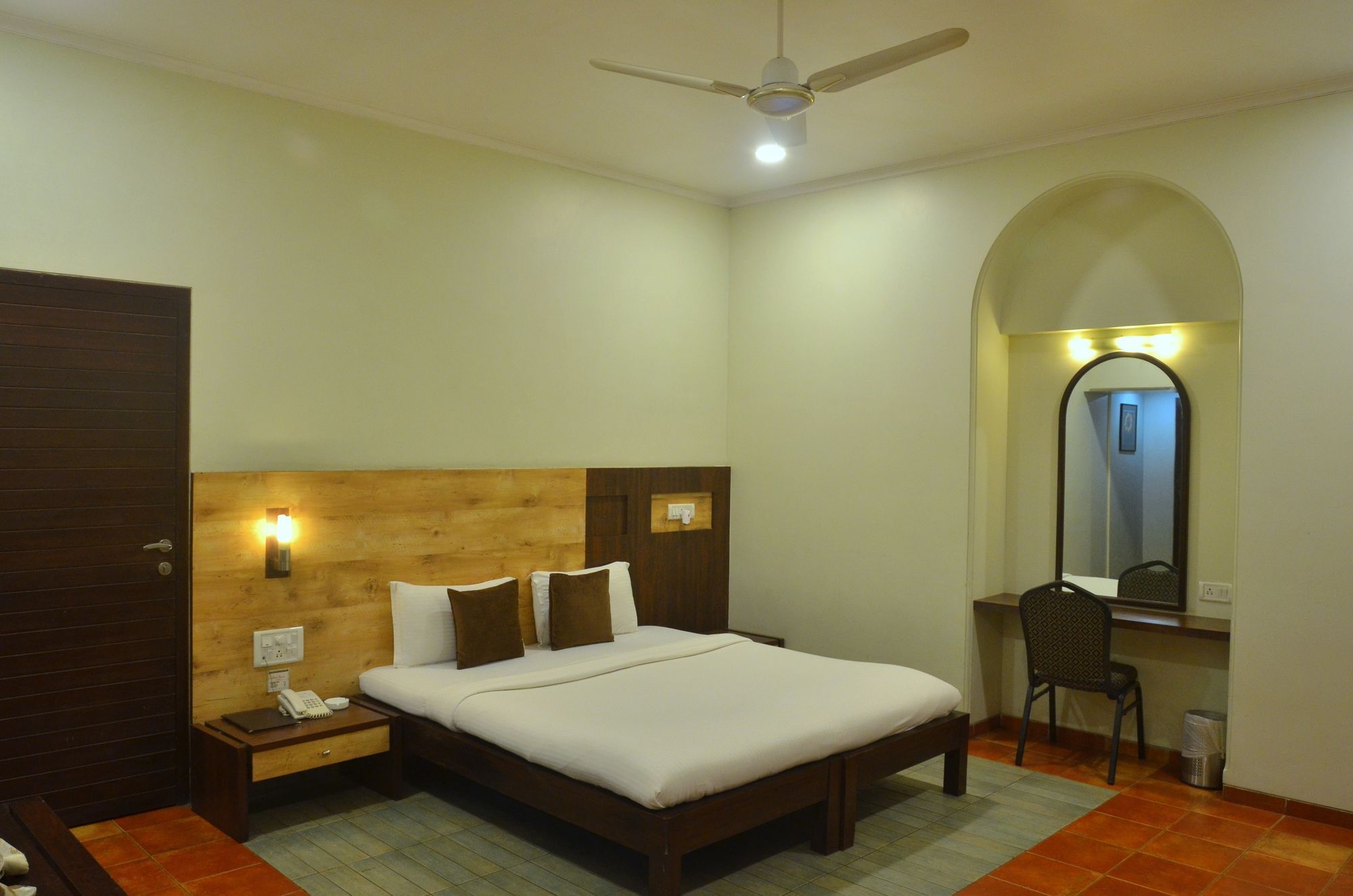 Zaras Resort Lonavala Kültér fotó